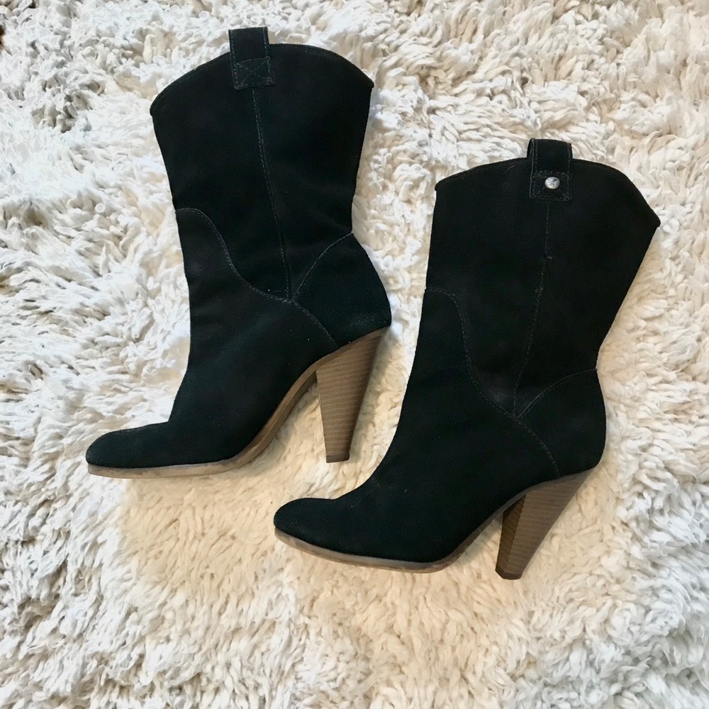 American Eagle black suede heeled boot